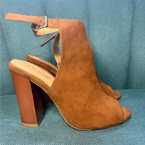 BAMBOO Women's Brown Suede Block Heels